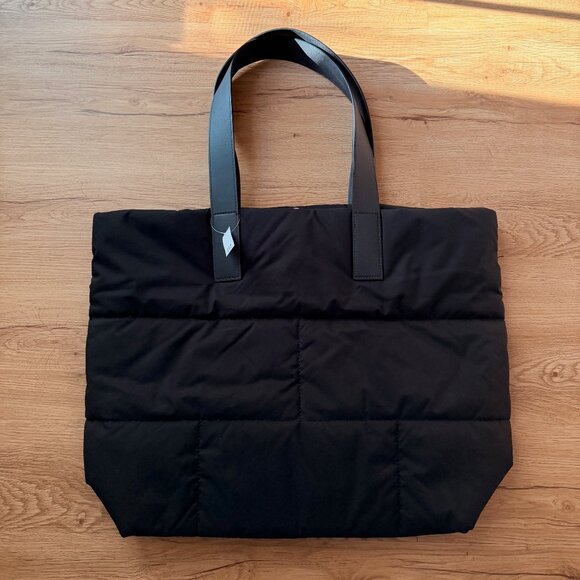 NWT - Gap Puffer Tote/Bag - Picture 1 of 3